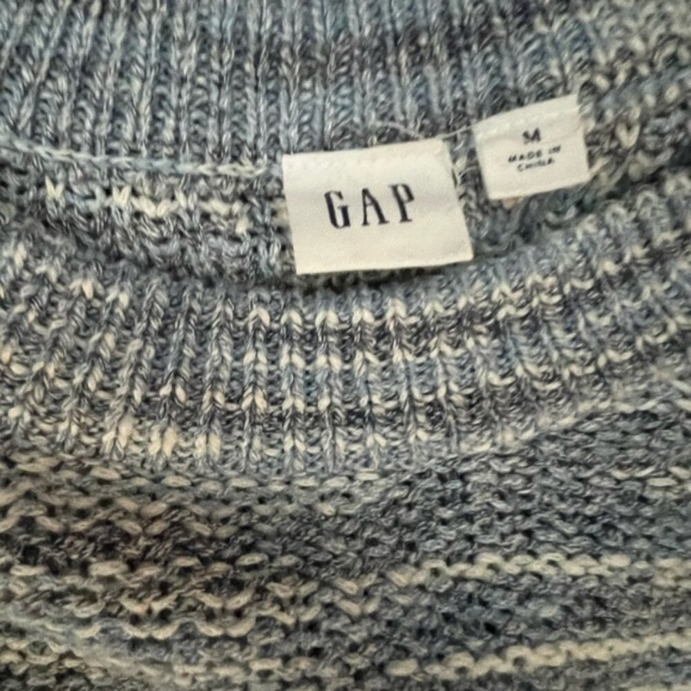 GAP- Sweater​​​​​​ - Picture 2 of 2